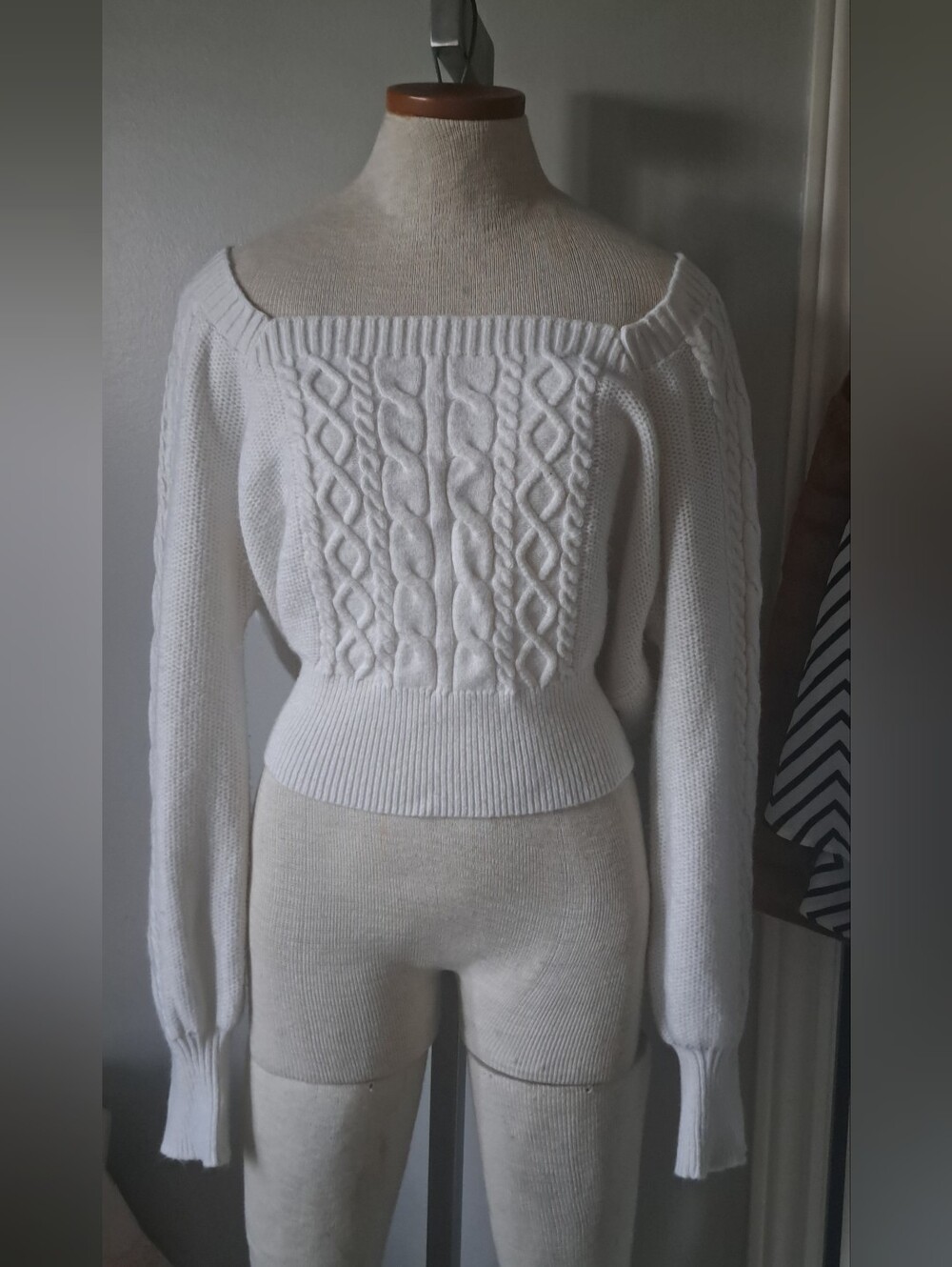BLUE RAIN cable knit cropped off shoulder sweater white long sleeve Y2K XL